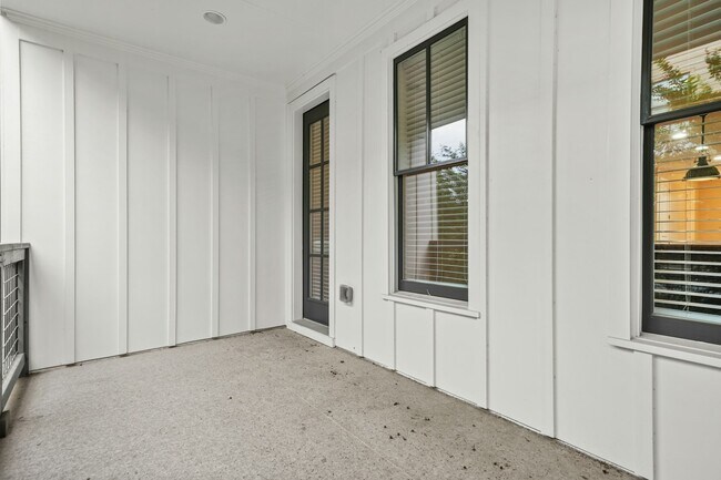 Building Photo - 772 Aerial Way