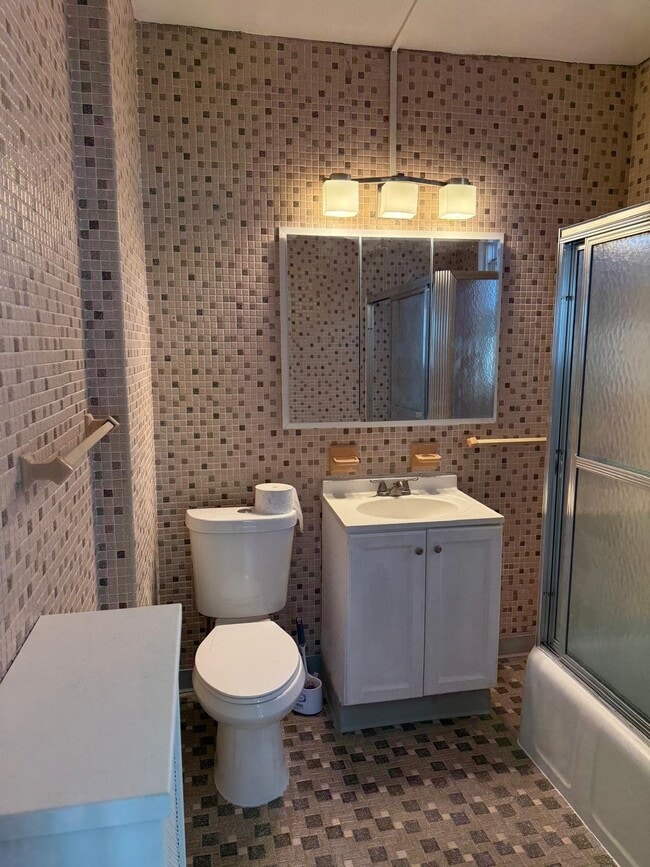 Building Photo - 263-265-265 E 31st St