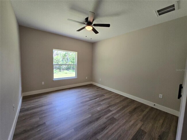 Building Photo - 7435 Mead Dr