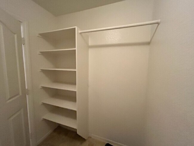 Building Photo - 3 Bed Townhome For Rent in Henderson!
