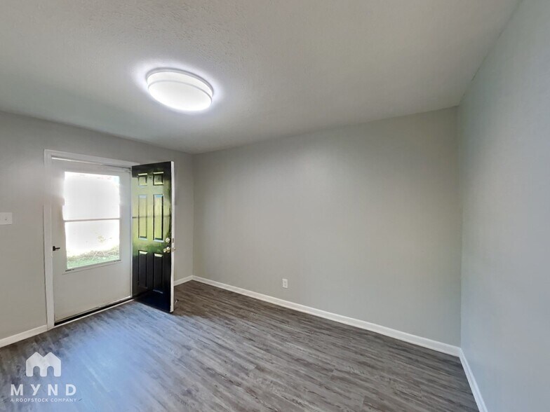 Building Photo - 307 King Arthur Trail