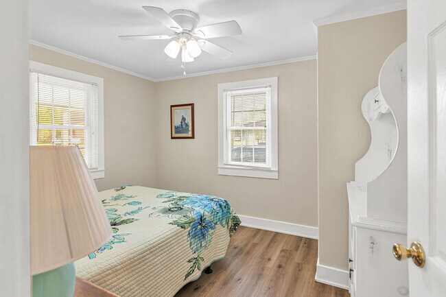 Building Photo - 509 S Shore Dr