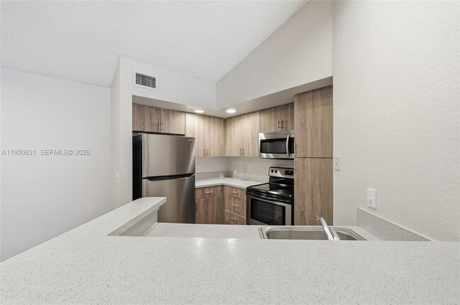 Building Photo - 437 Vista Isles Dr