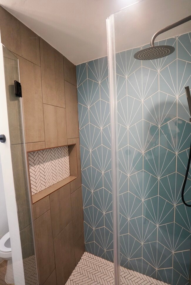 Building Photo - 4027 Surf Dr