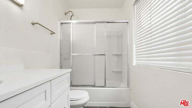 Building Photo - 420 Riverdale Dr