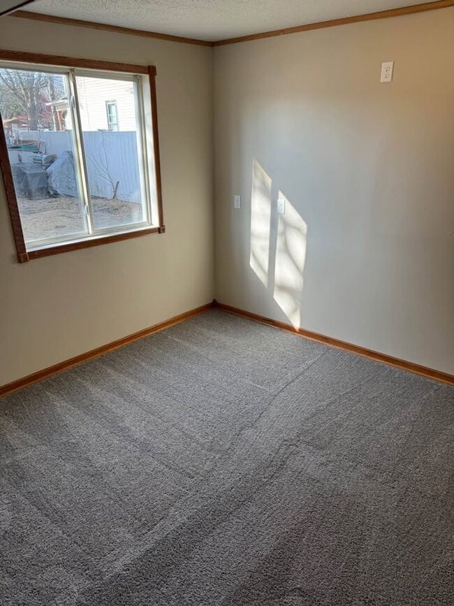 Building Photo - House for Rent