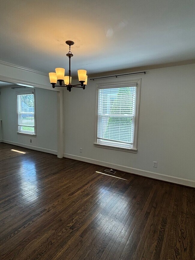 Building Photo - LEASING SPECIAL Cozy East Nashville 3 Bedr...