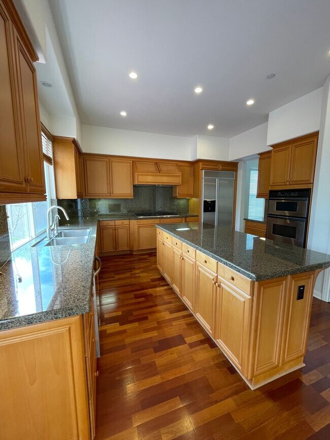 Building Photo - 9707 Deer Trail Dr