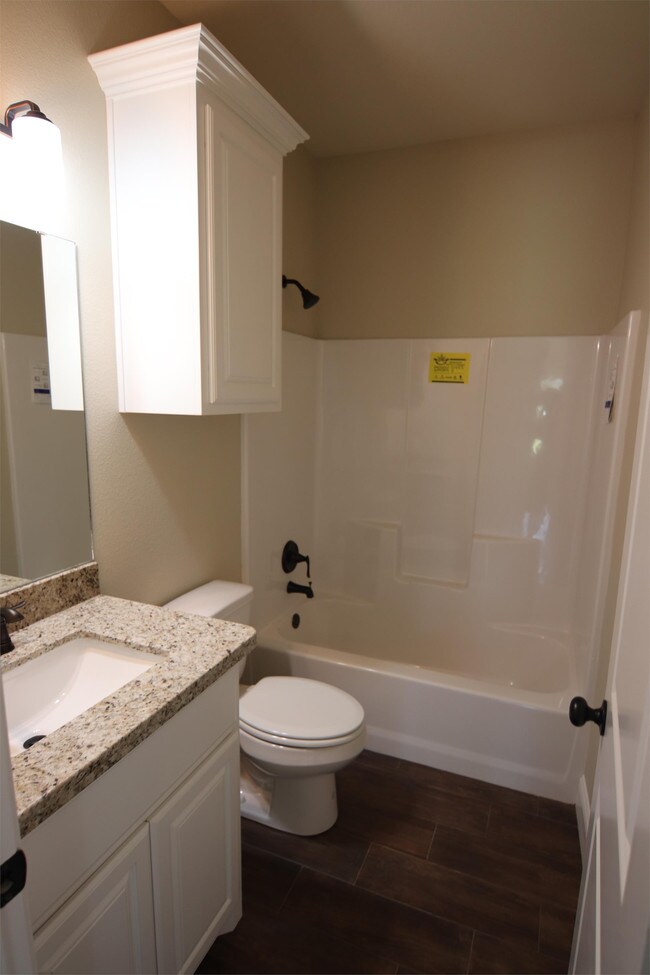 Building Photo - 6140 E Roundbunch Rd