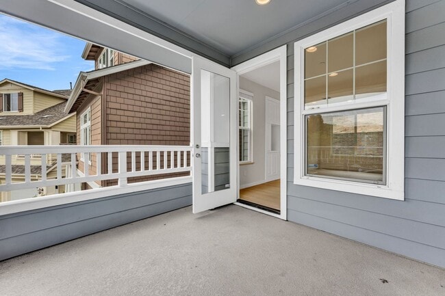 Building Photo - Gorgeous remodeled 3 bedroom, 3 full bathroom home for rent!
