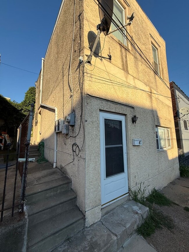 Building Photo - Cute two bedroom in Frankford section of P...