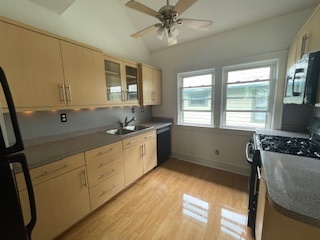 kitchen - 3111 Meadowbrook Blvd