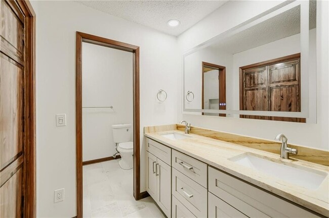Building Photo - 570 Idlewood Dr NW