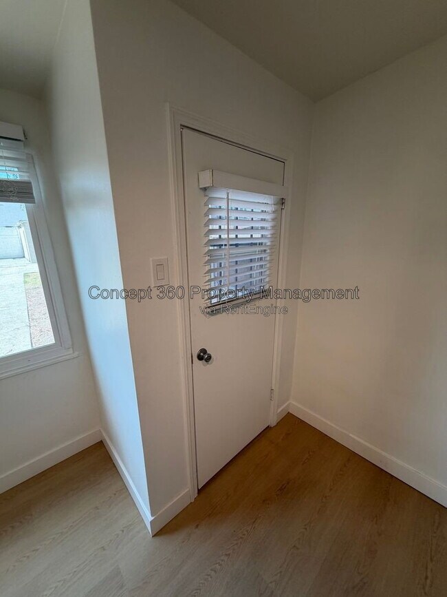 Building Photo - 1214 Cartagena St
