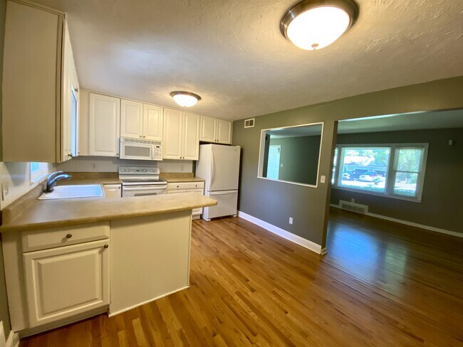 Building Photo - 6034 Juniper Dr