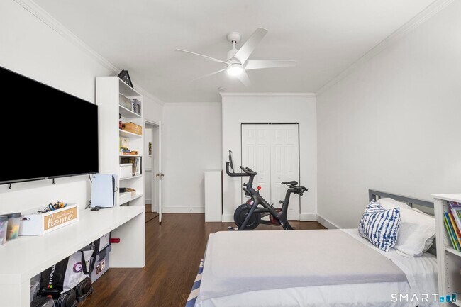 Building Photo - 70 Strawberry Hill Ave