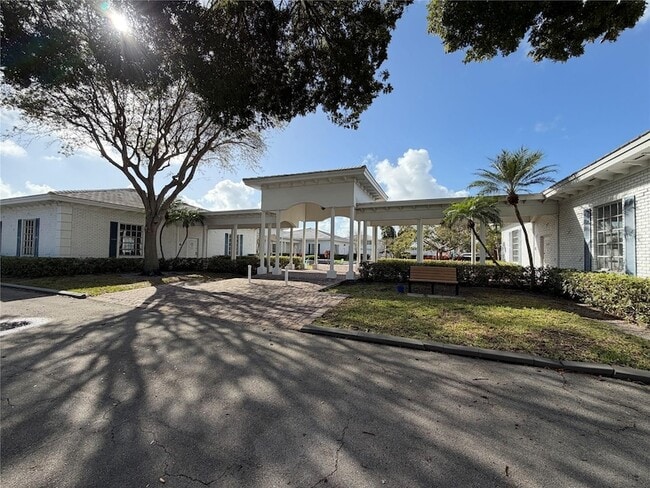 Building Photo - 2151 NE 68th St