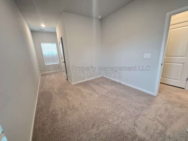 Building Photo - 6510 Harlech St