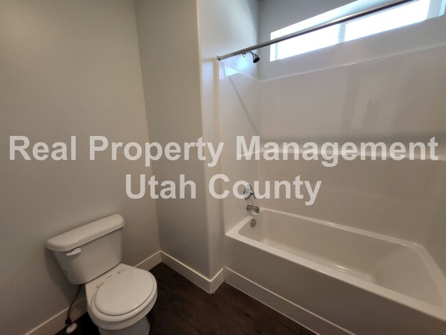 Building Photo - Small Pet Friendly Lehi Condo