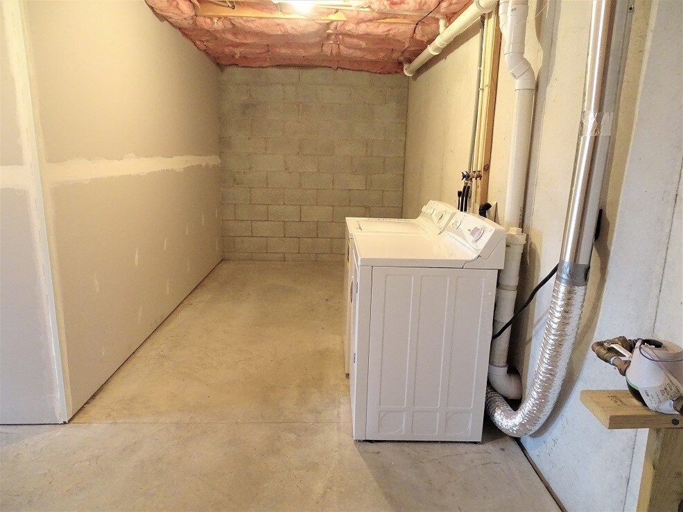 Building Photo - 322 Meadow View Dr