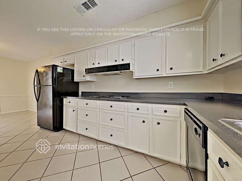 Building Photo - 13414 Pantano Dr
