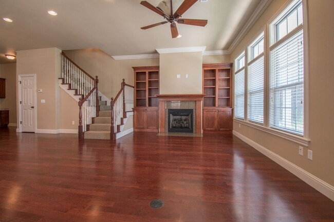 Building Photo - Luxurious Executive Row House in Northeast Fayetteville! Lawn care included!