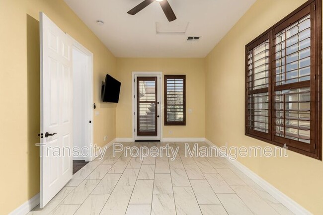 Building Photo - 1636 E Sattoo Way