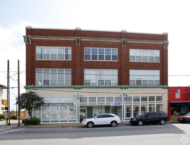 Building Photo - Travis Lofts