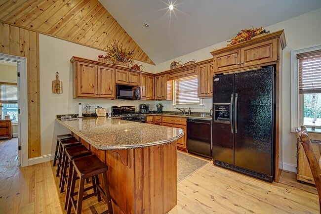 Building Photo - 329 Arrowood Pointe