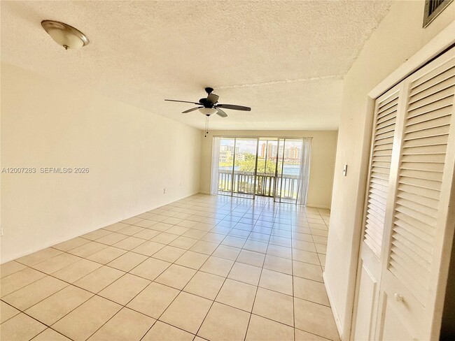 Building Photo - 1591 NE Miami Gardens Dr