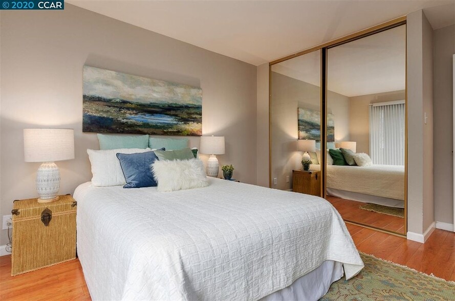 Building Photo - 2716 Oak Rd