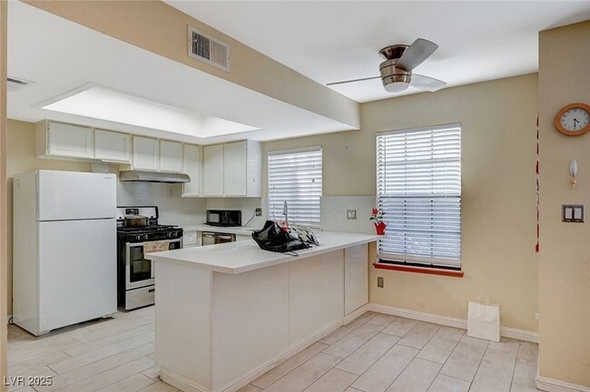 Building Photo - 5923 Laredo St