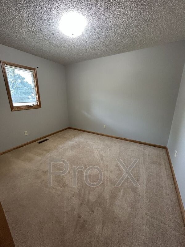 Building Photo - 109 E Kansas St