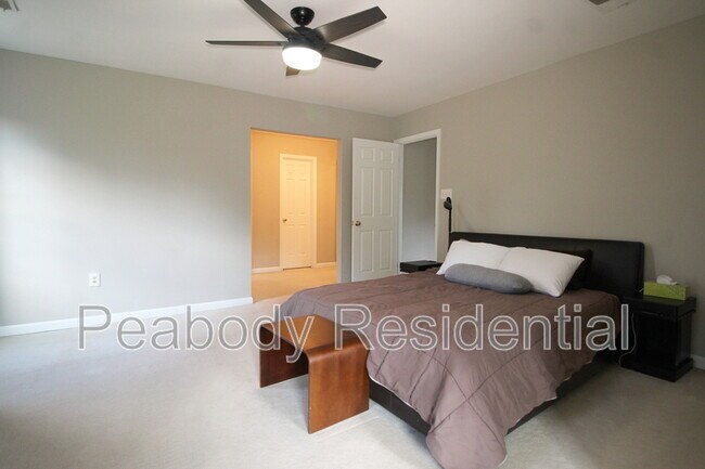 Building Photo - 21039 Emerson Ct