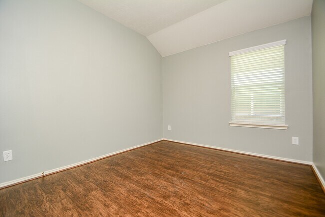 Building Photo - 24914 Oconee Dr