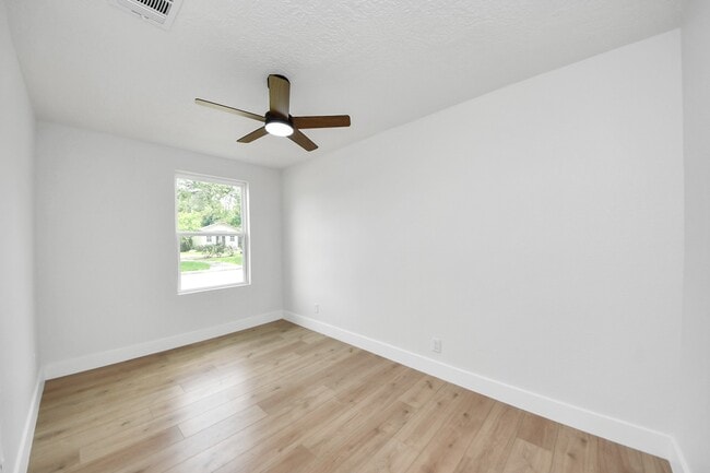 Building Photo - 501 Schilling Ave