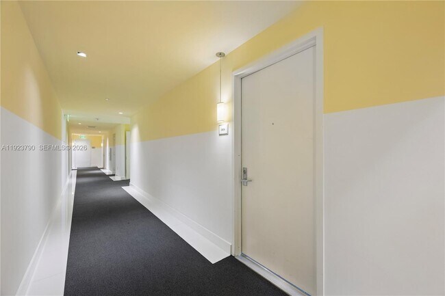 Building Photo - 465 Brickell Ave