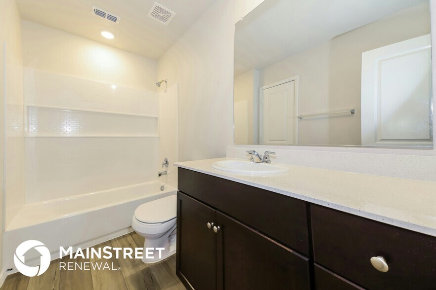 Building Photo - 2311 Alcantara Ave