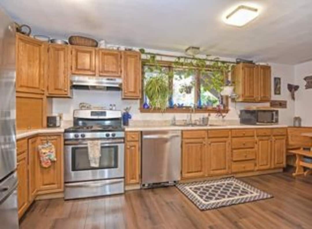 Building Photo - 393 Kelley Blvd