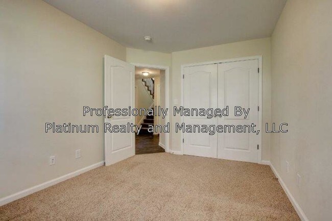 Building Photo - 1718 Thistlewood Dr
