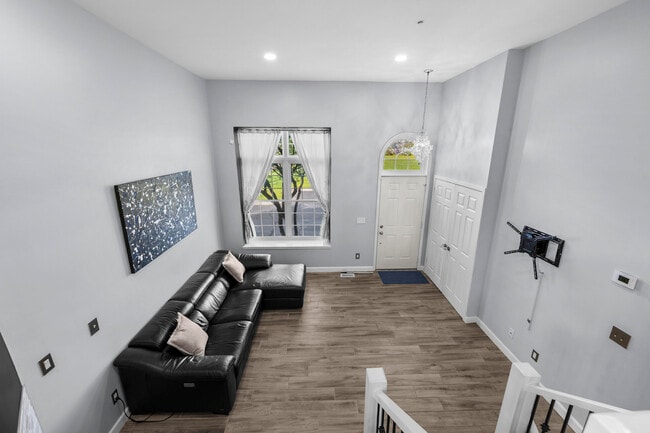 Building Photo - 29374 Glen Oaks Blvd W