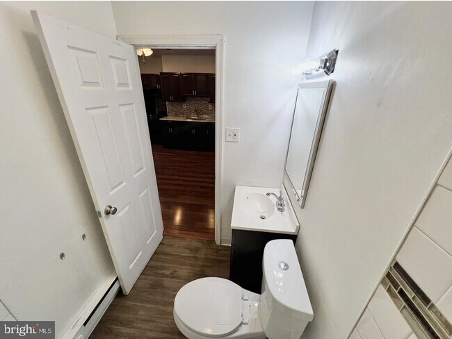 Building Photo - 2106 E Chelten Ave