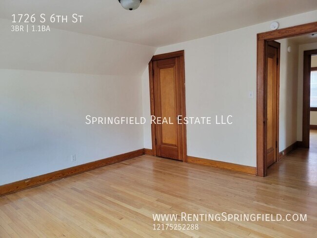 Building Photo - BRICK & ROLL  3 BEDROOM 1.5 BATH PARADISE ...