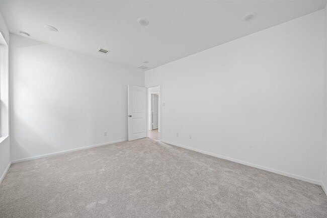 Building Photo - 6410 Laguna Terra Dr