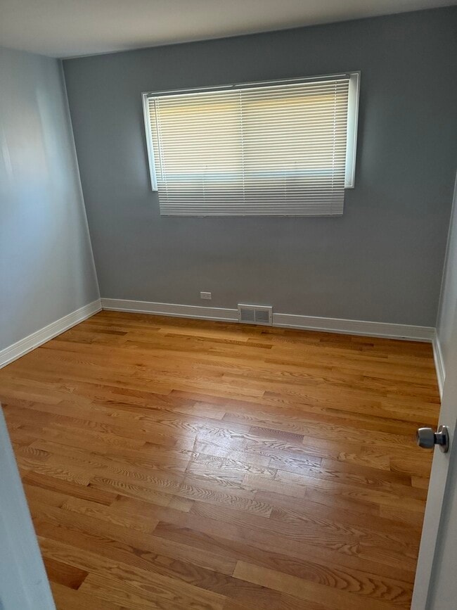 Building Photo - 7710 Kedvale Ave