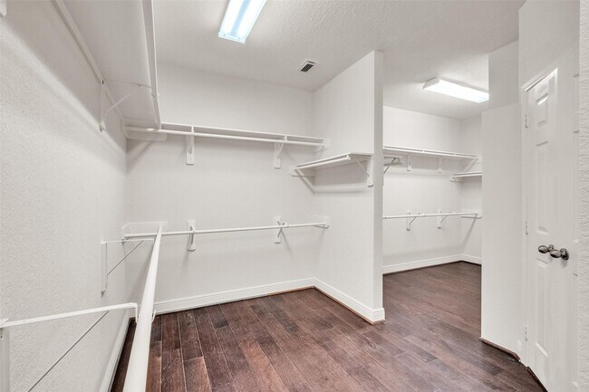 Building Photo - 5303 Riverstone Crossing Dr