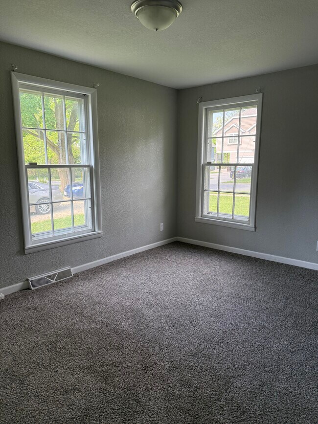 Bedroom 1-main floor - 529 S Gault St