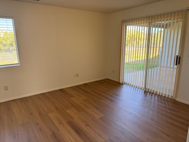 Building Photo - 17150 E Roadrunner Rd