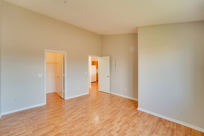 Building Photo - 1231 Silverstone Dr