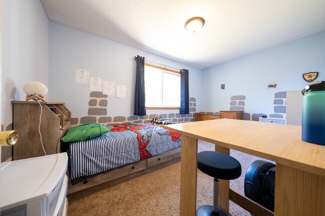 Building Photo - 8001 Vincent Cir N